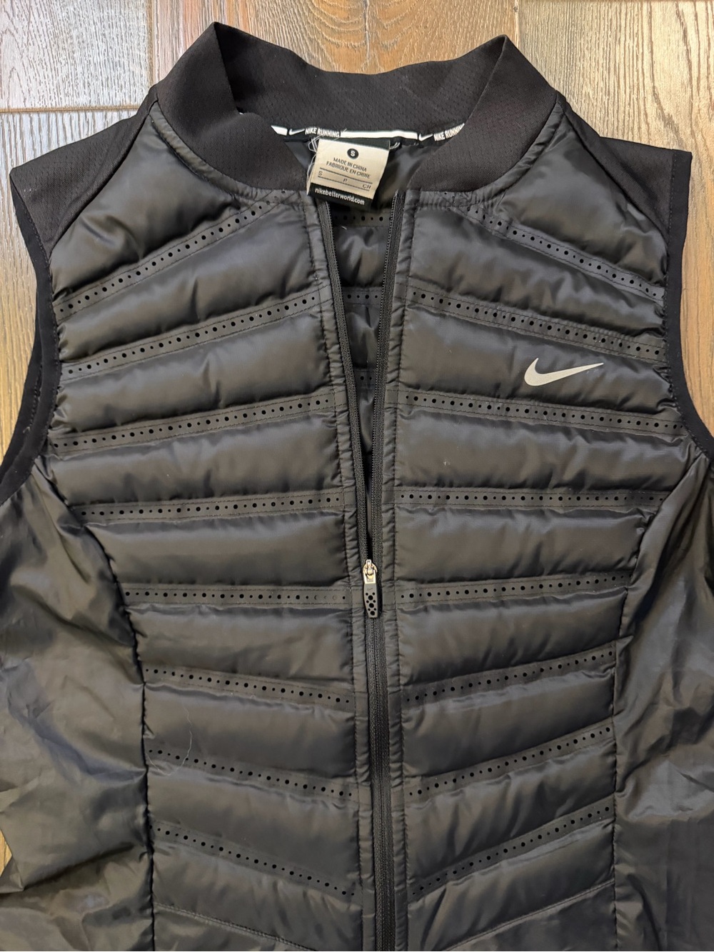 Nike Black Quilted Sleeveless Puffer Vest - Picture 2 of 5